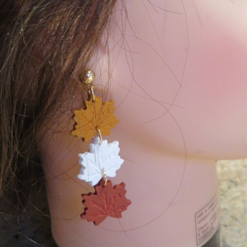 Maple Leaf Dangle Pierced Earrings Resin 6 cm (K701)